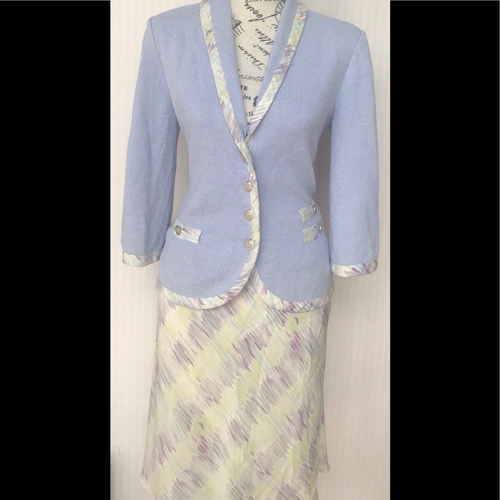 St John skirt suit size 4